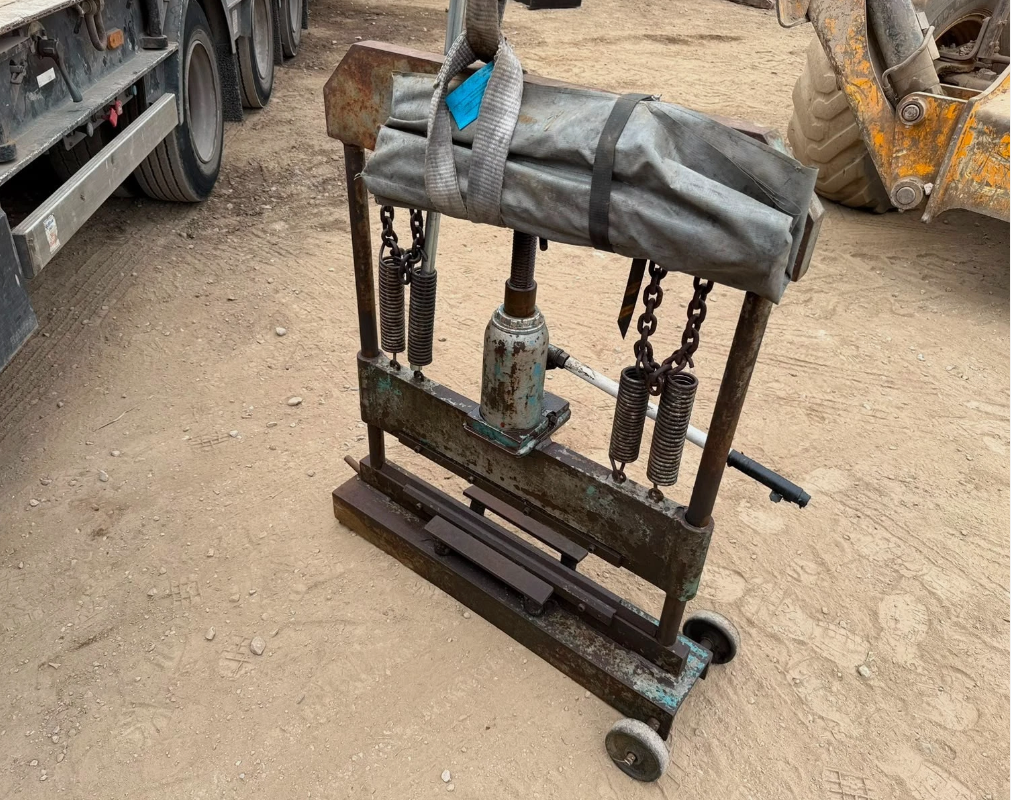 ERRUT SS258 HYDRAULIC STONE SPLITTER