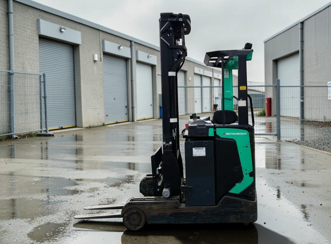 **(INCLUDES CHARGER)** 2019 MITSUBISHI RB16N2 1.6T ELECTRIC REACH TRUCK