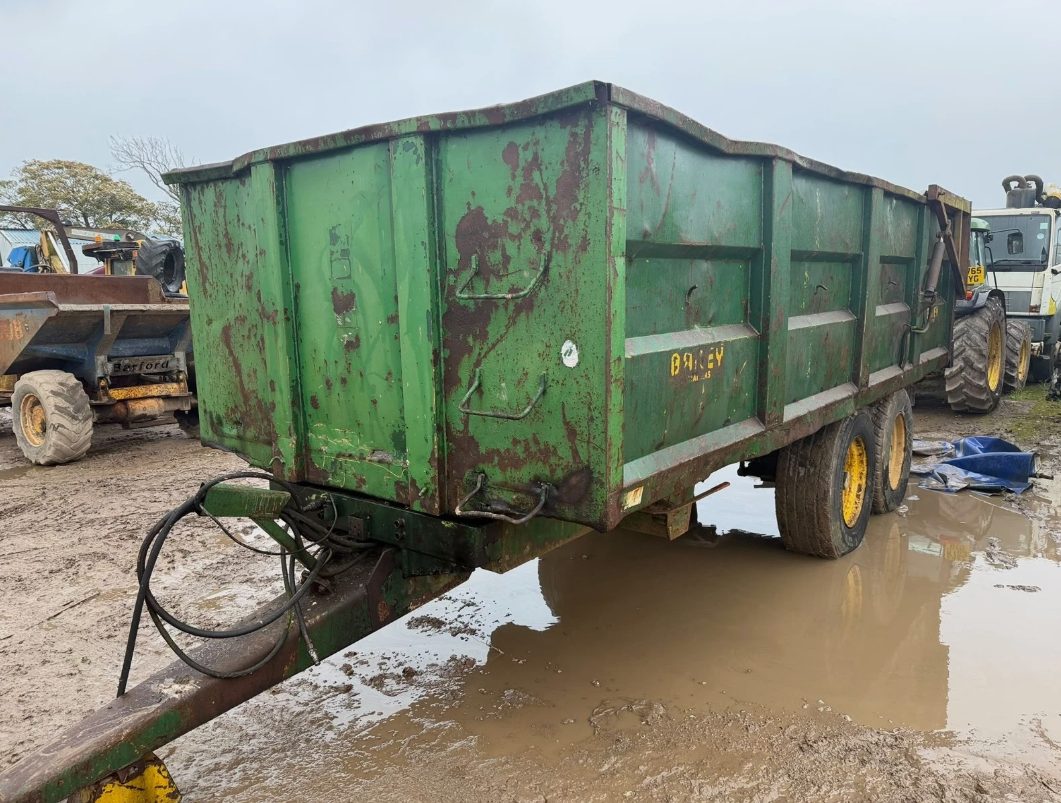 BAILEY 18FT GRAIN MUCK SILAGE TRAILER SPRUNG AXLES HYDRAULIC TAILGATE