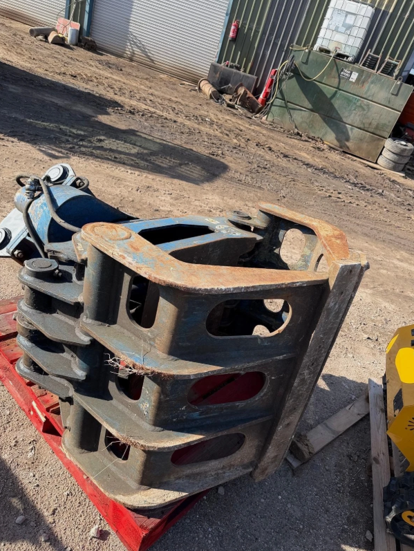 MC QUAID SELECTOR GRAB / GRAPPLE – 65MM PINS, 800MM WIDE