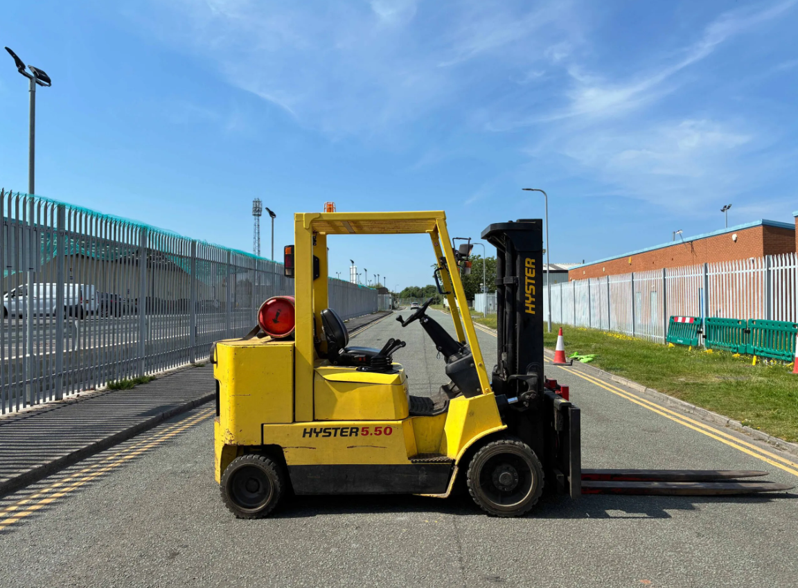 2003 HYSTER S5.50XMS LPG FORKLIFT