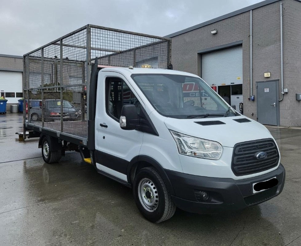 **(ONLY 64K MILEAGE)** 2018 FORD TRANSIT 350 1996CC DIESEL MANUAL CHASSIS CAB WHITE