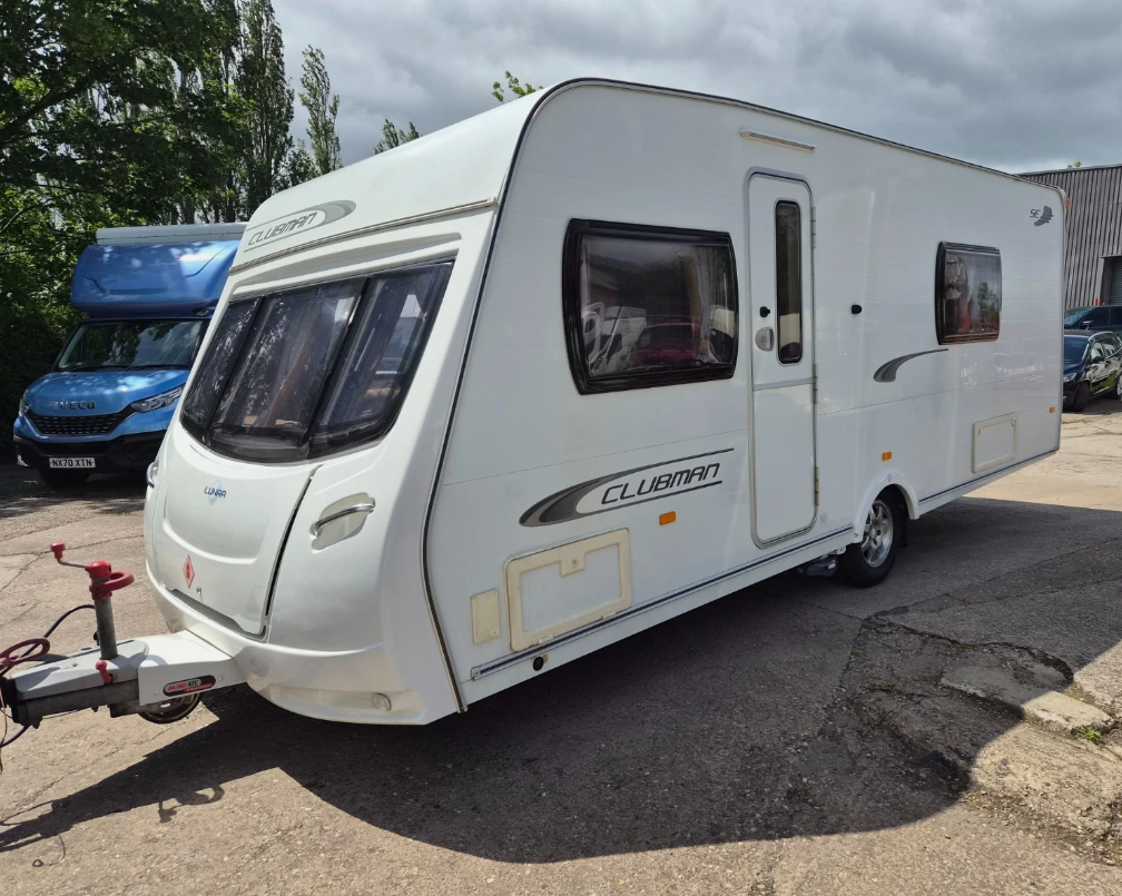 2012 LUNAR CLUBMAN SE SPECIAL EDITION 4 BERTH TOURING CARAVAN >>--NO VAT ON HAMMER--<<