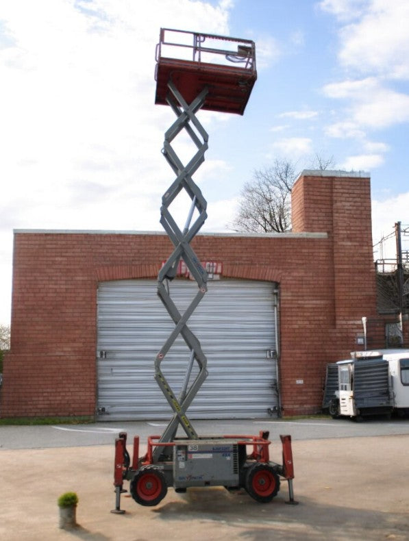 2011 SKYJACK SJ6832 SCISSOR LIFT