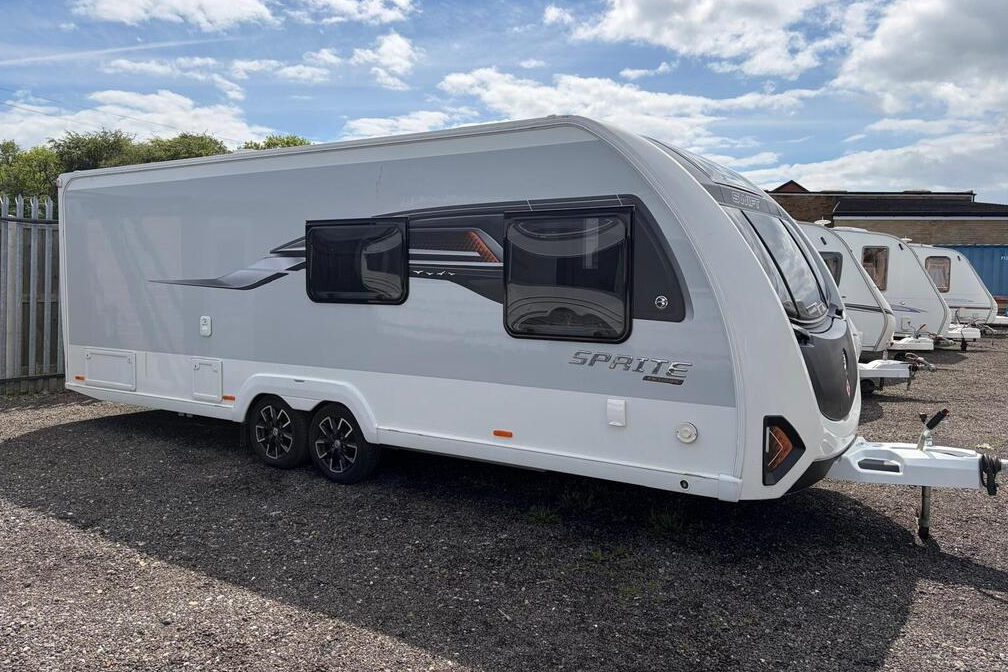 2025 SWIFT QUATTRO CARAVAN – 1 OWNER MAINS ELECTRIC >>--NO VAT ON HAMMER--<<