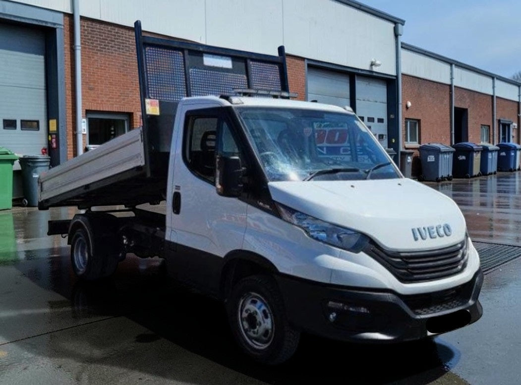**(ONLY 26K MILEAGE)** 2023 IVECO DAILY 35C14B 2.3TD 134BHP MANUAL CHASSIS >>--NO VAT ON HAMMER--<<