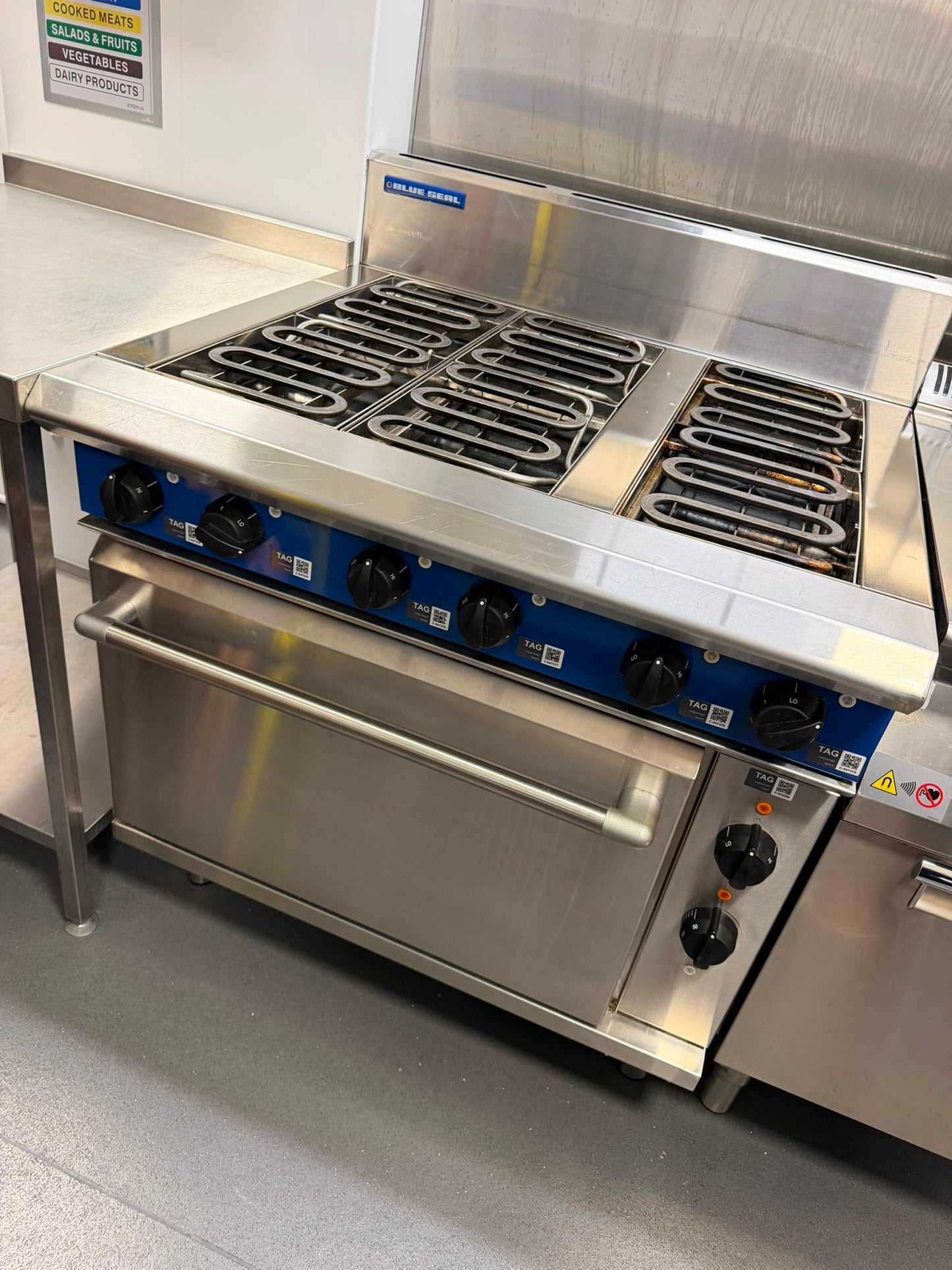 1X BLUE SEAL ELECTRIC OVEN RANGE WITH CONVECTION OVEN E56D