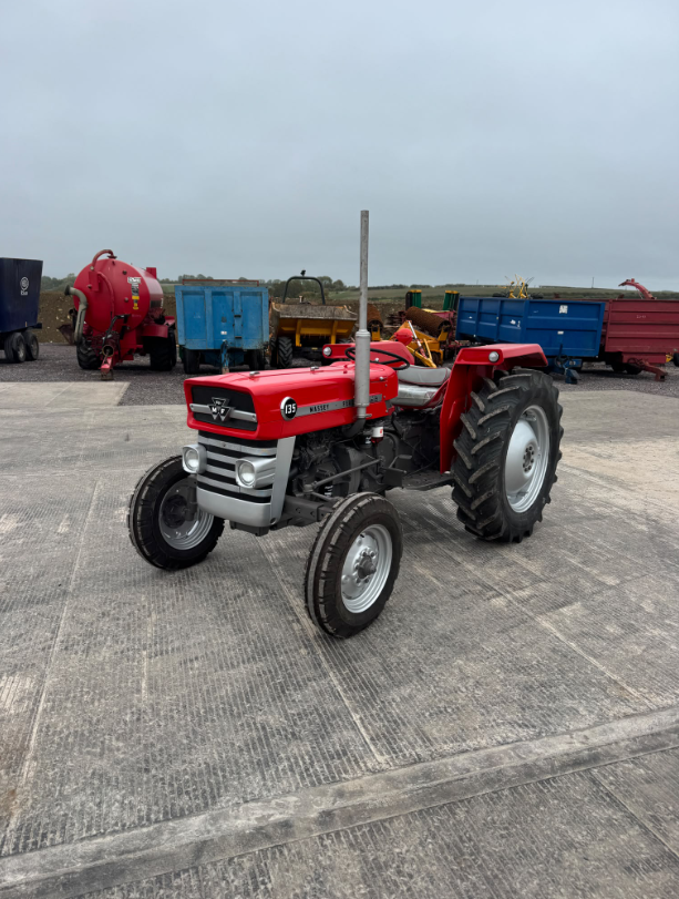 MASSEY FERGUSON 135 AGRICULTURAL TRACTOR