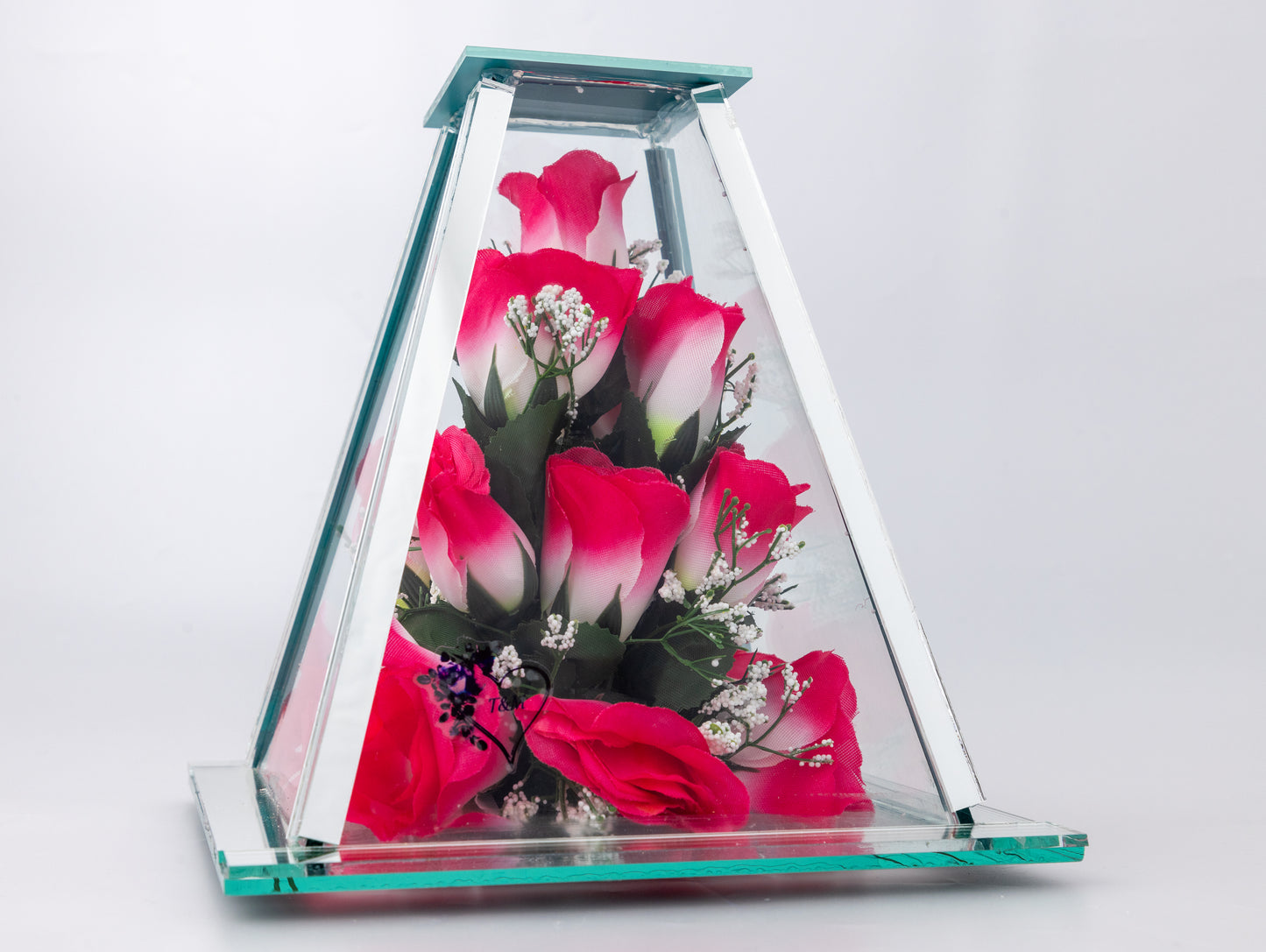 HANDCRAFTED GLASS PYRAMID WITH SILK FLOWERS, BATCH OF 10