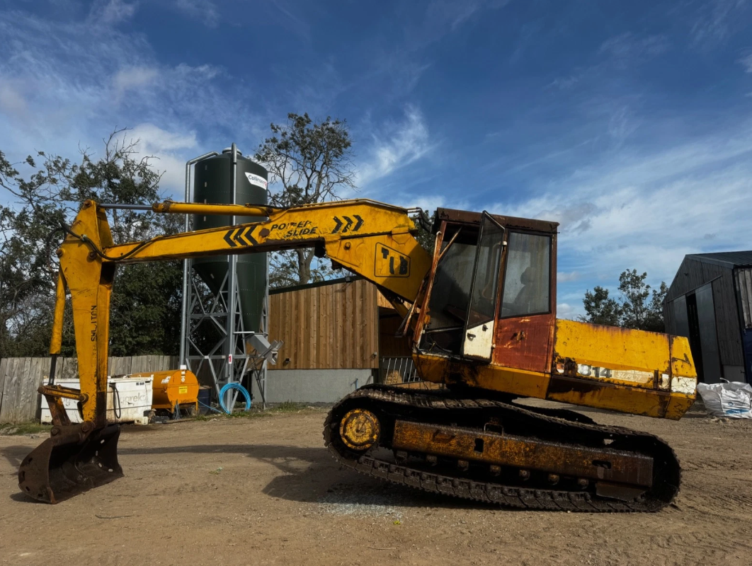 JCB POWER SLIDE EXCAVATOR 13 TON STEEL TRACKS