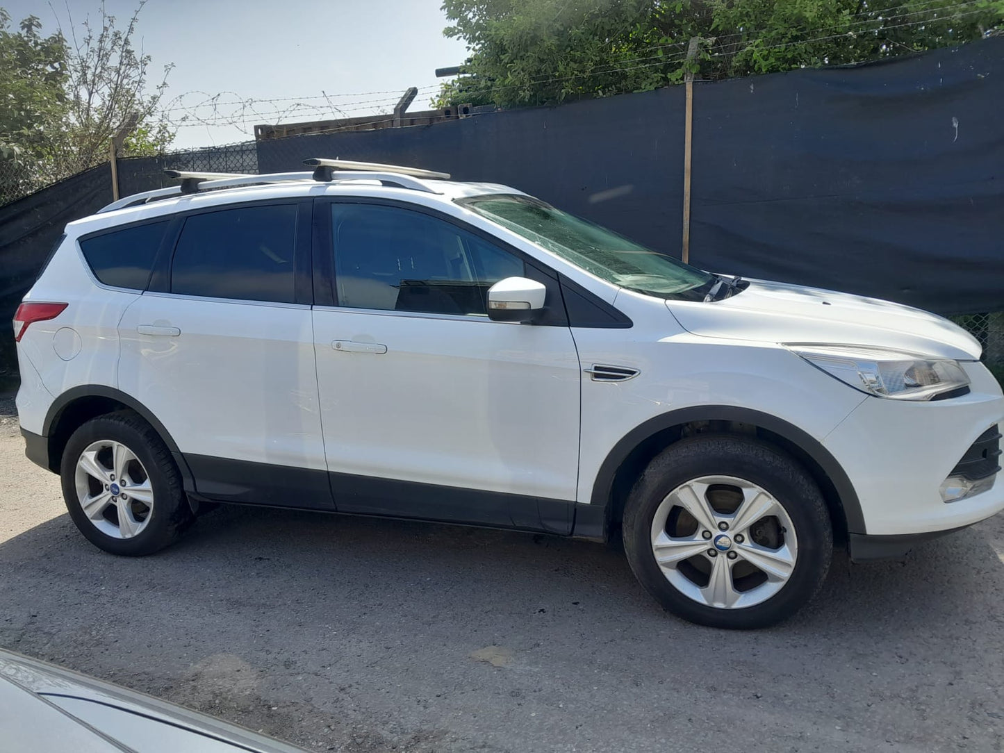 2015 FORD KUGA ZETEC TDCI 1997CC DIESEL MANUAL SUV IN WHITE >>--NO VAT ON HAMMER--<<