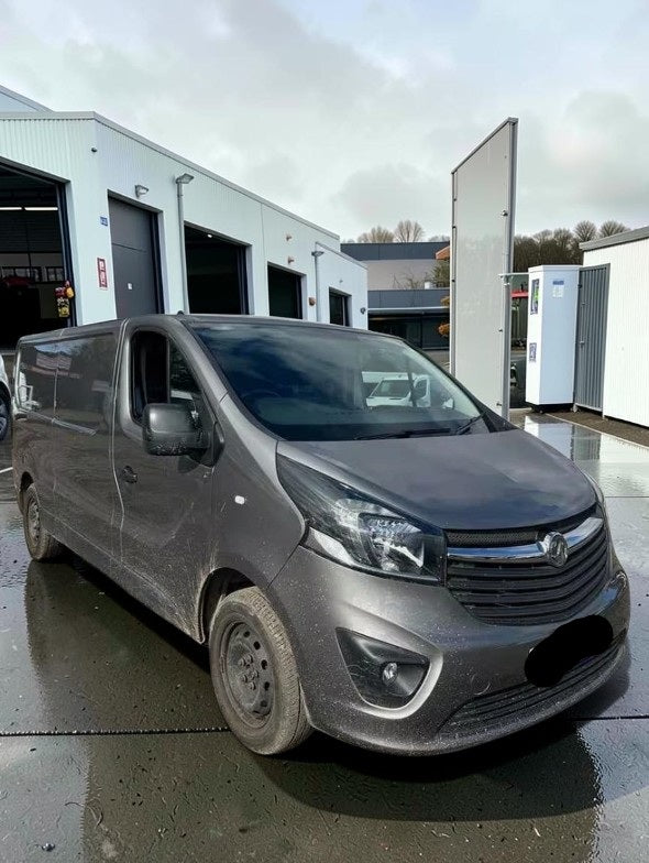 **(ONLY 70K MILEAGE)** 2018 VAUXHALL VIVARO 2900 SPORTIVE CDTI L2H1 1598CC >>--NO VAT ON HAMMER--<<