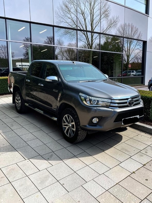 **(ONLY 78K MILEAGE)** 2017 TOYOTA HILUX INVINCIBLE D-4D 4WD DCB 2.4L DIESEL MANUAL PICK UP