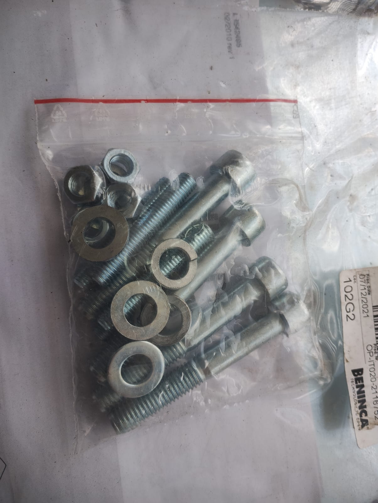 BENINCA - 9623005 - HEAVY DUTY MOTOR SEAT WITH BOLT KIT - NEW IN THE BOX