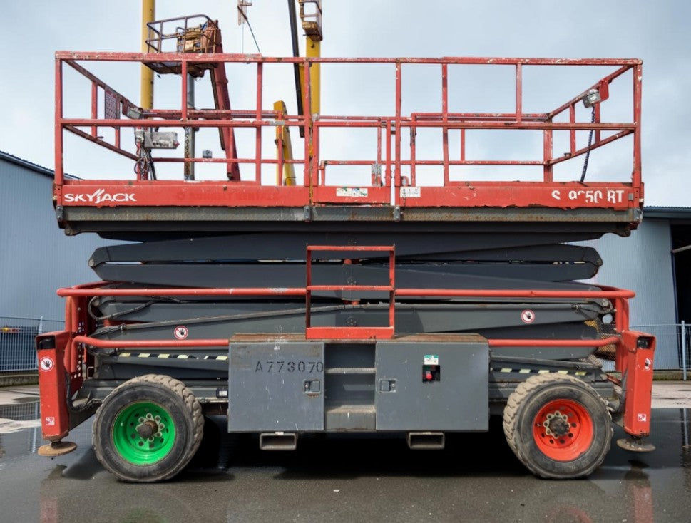 2017 SKYJACK SJ9250 SCISSOR LIFT