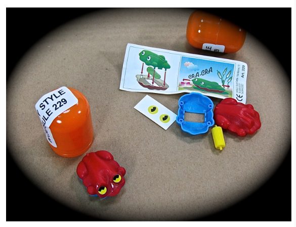 1000 X KINDER SURPRISE TOY EGG