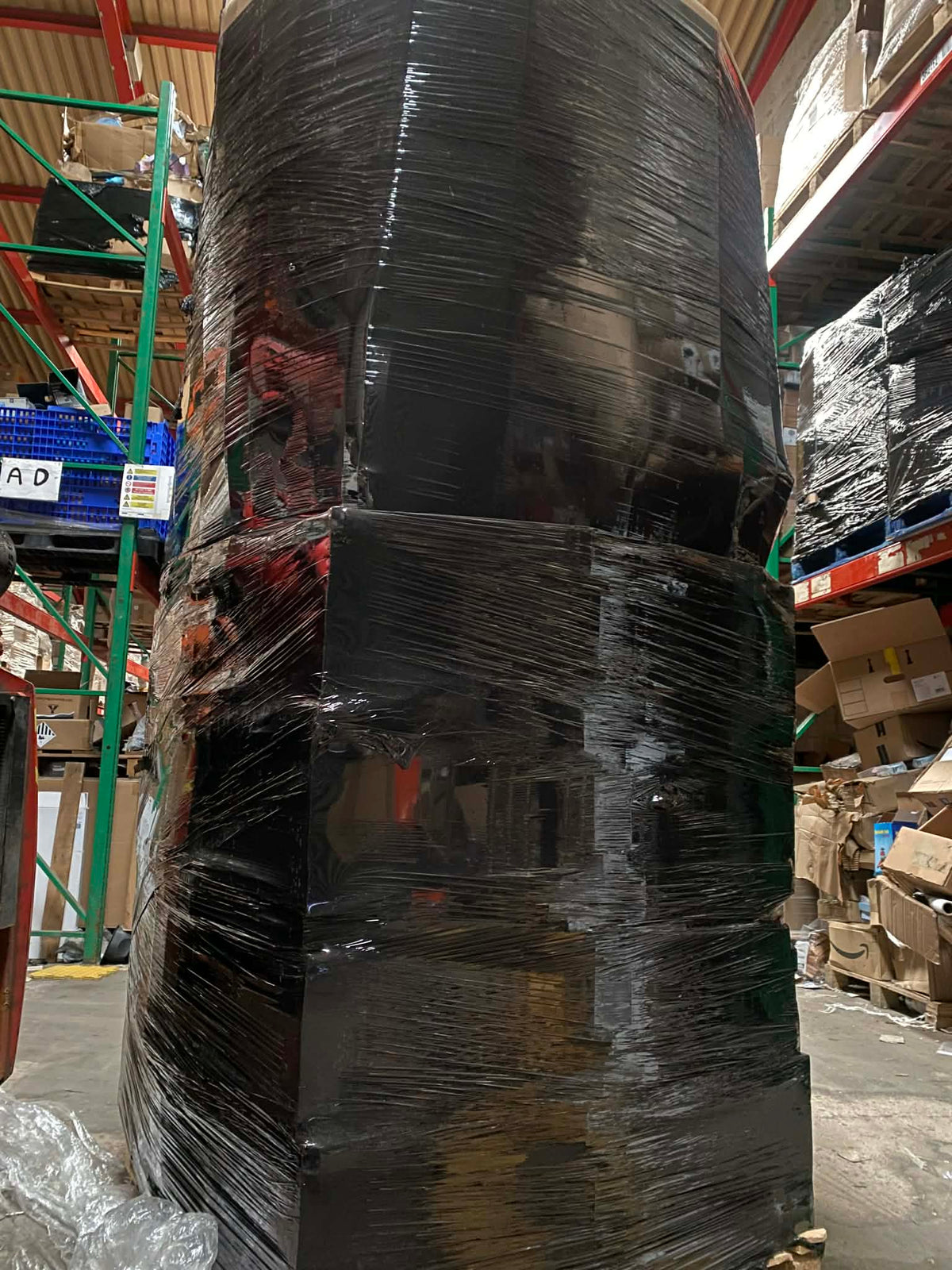 LARGE PALLET OF UNDELIVERED AND CUSTOMER RETURN ELECTRONICS PARCELS