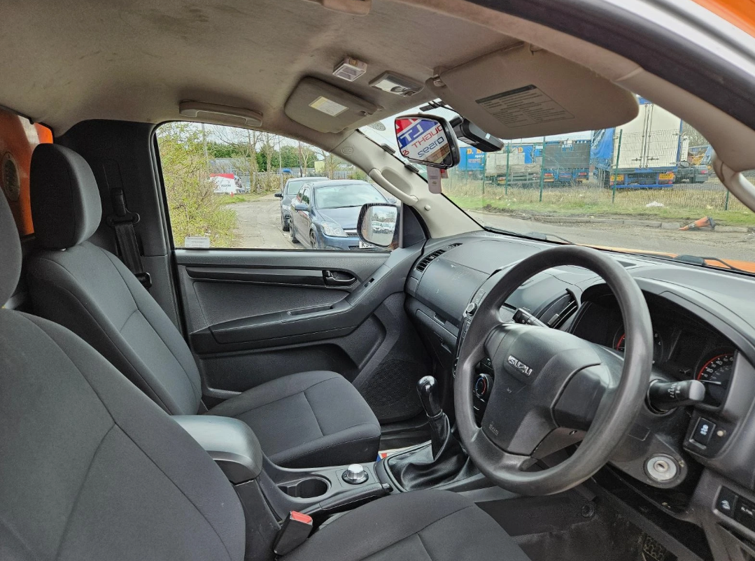 **(ONLY 103K MILEAGE)** 2020 ISUZU D-MAX 1.9 DIESEL MANUAL 4X4 SINGLE CAB ULEZ COMPLIANT
