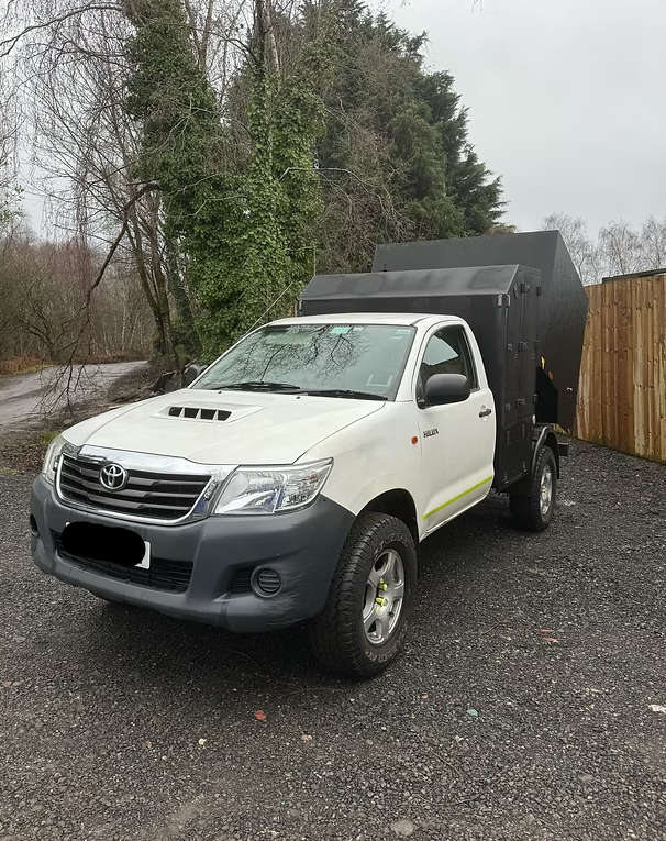 2016 TOYOTA HILUX ACTIVE D-4D 4X4 S/C 2.5 DIESEL MANUAL WHITE PICK UP