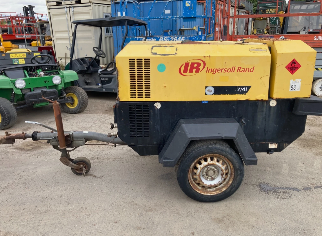 2007 DOOSAN INGERSOLL RAND 7/41 140 CFM DIESEL TOWABLE AIR COMPRESSOR