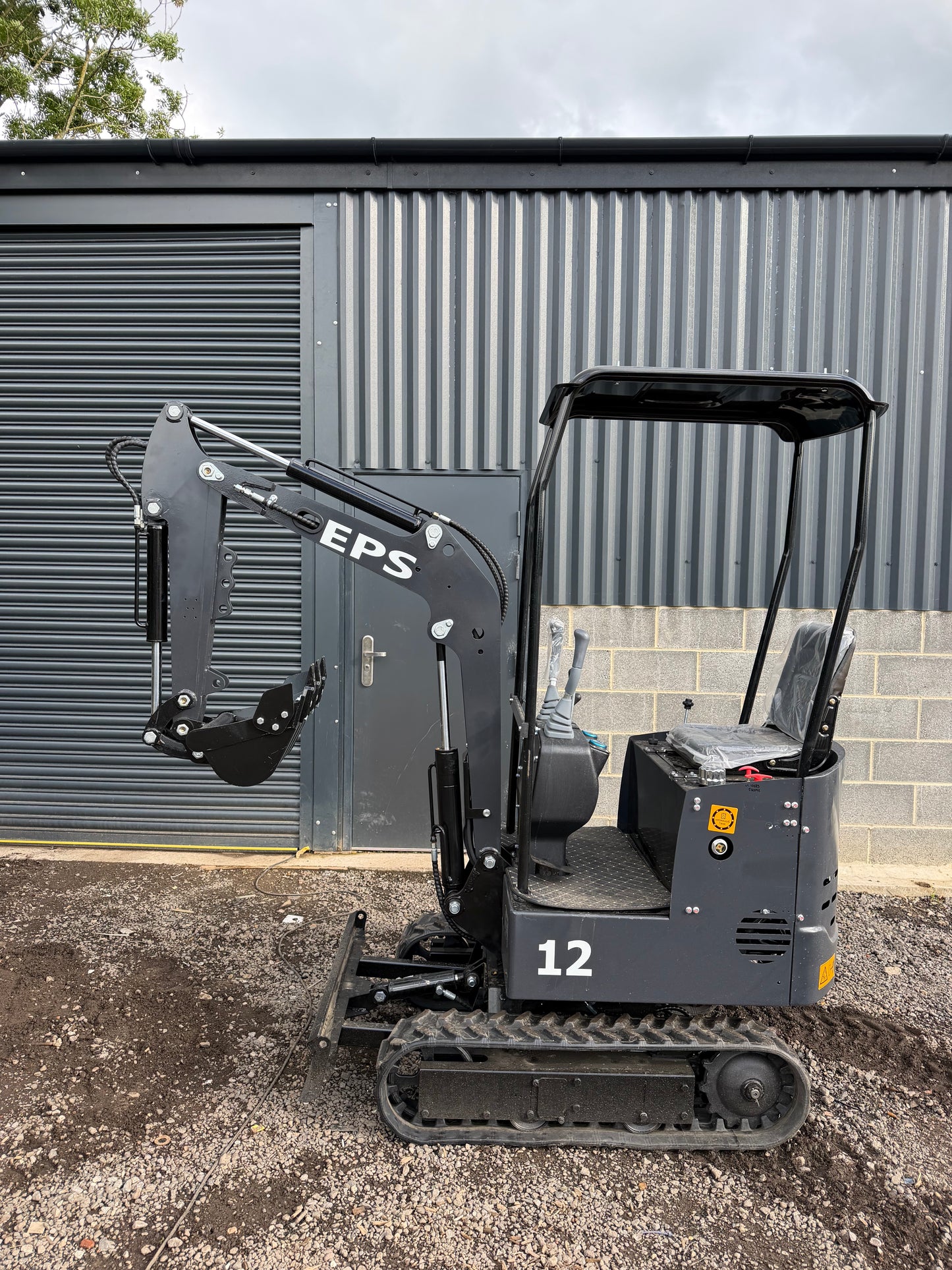 EPS 12 1.2 TON MINI DIGGER – BRAND NEW UNUSED – DIESEL ENGINE – COMPACT EXCAVATOR