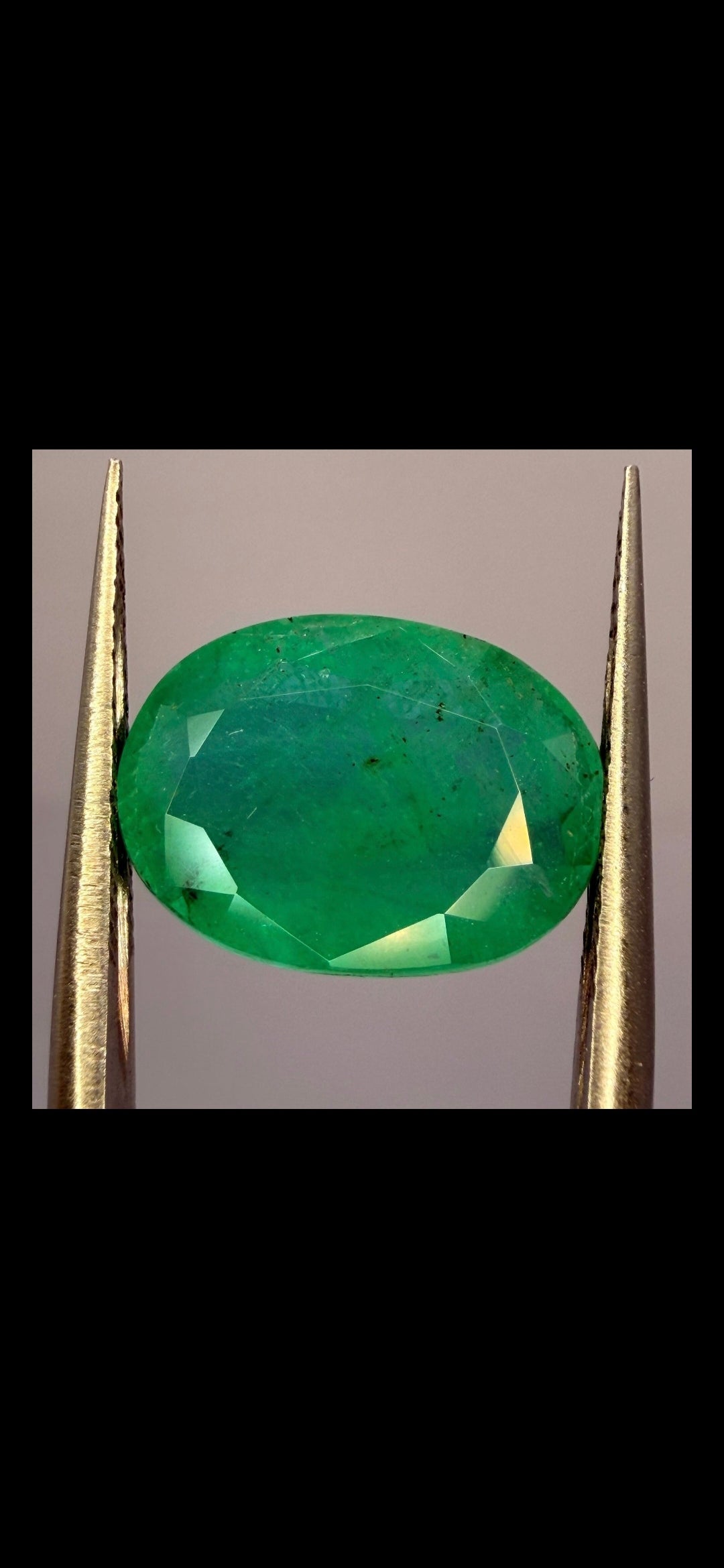 5.6 CARAT NATURAL EMERALD IGI CERTIFIED