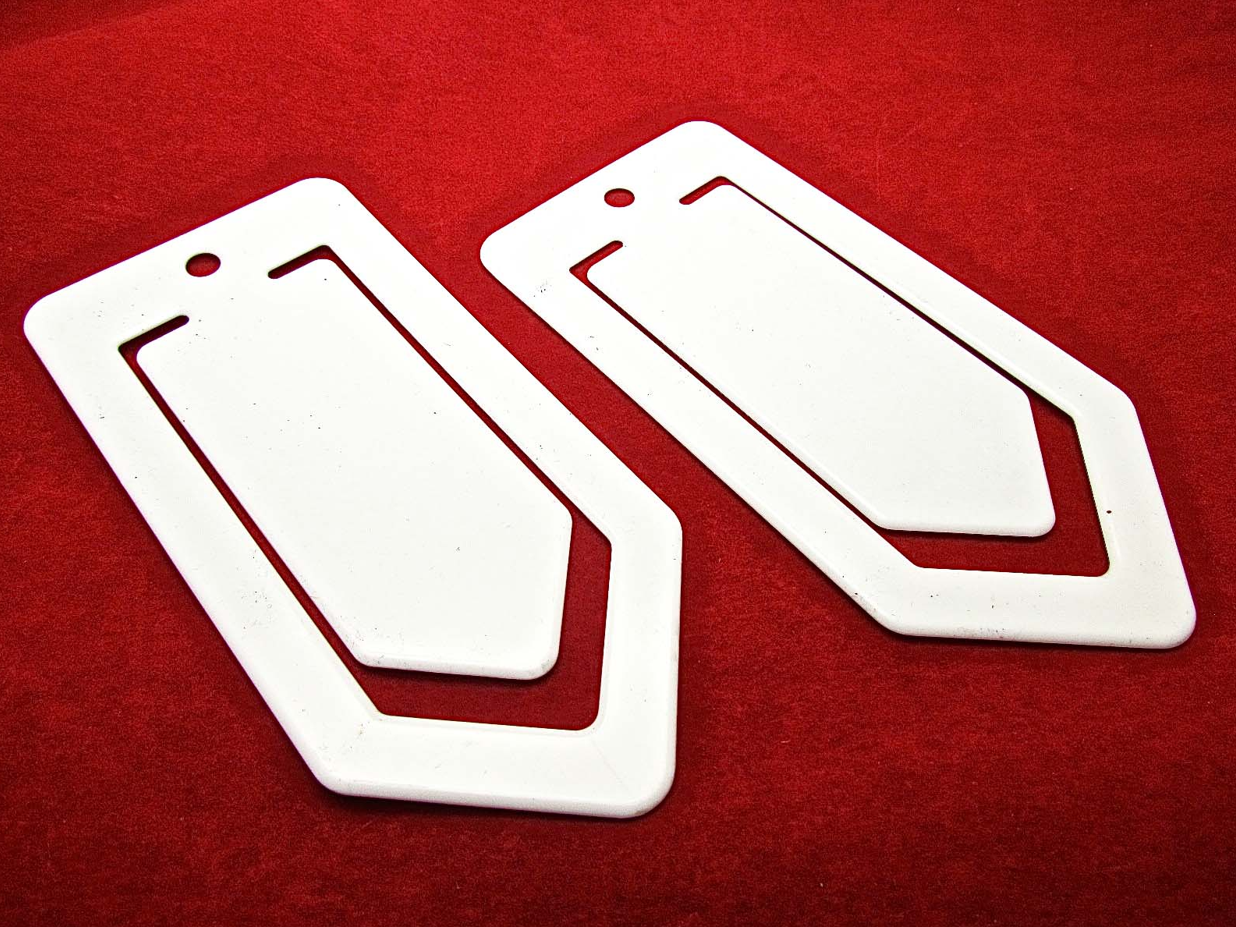 300 X LARGE PLASTIC PAPER CLIP - WHITE