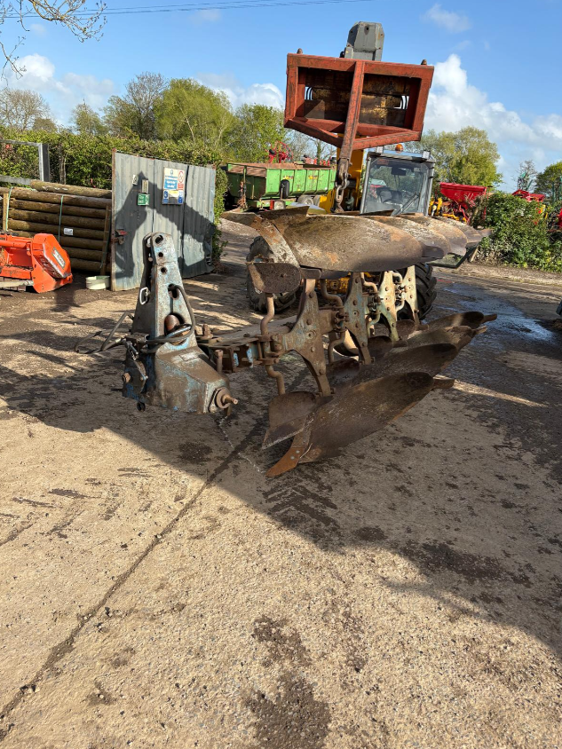 RANSOME 300, 4 FURROW PLOUGH