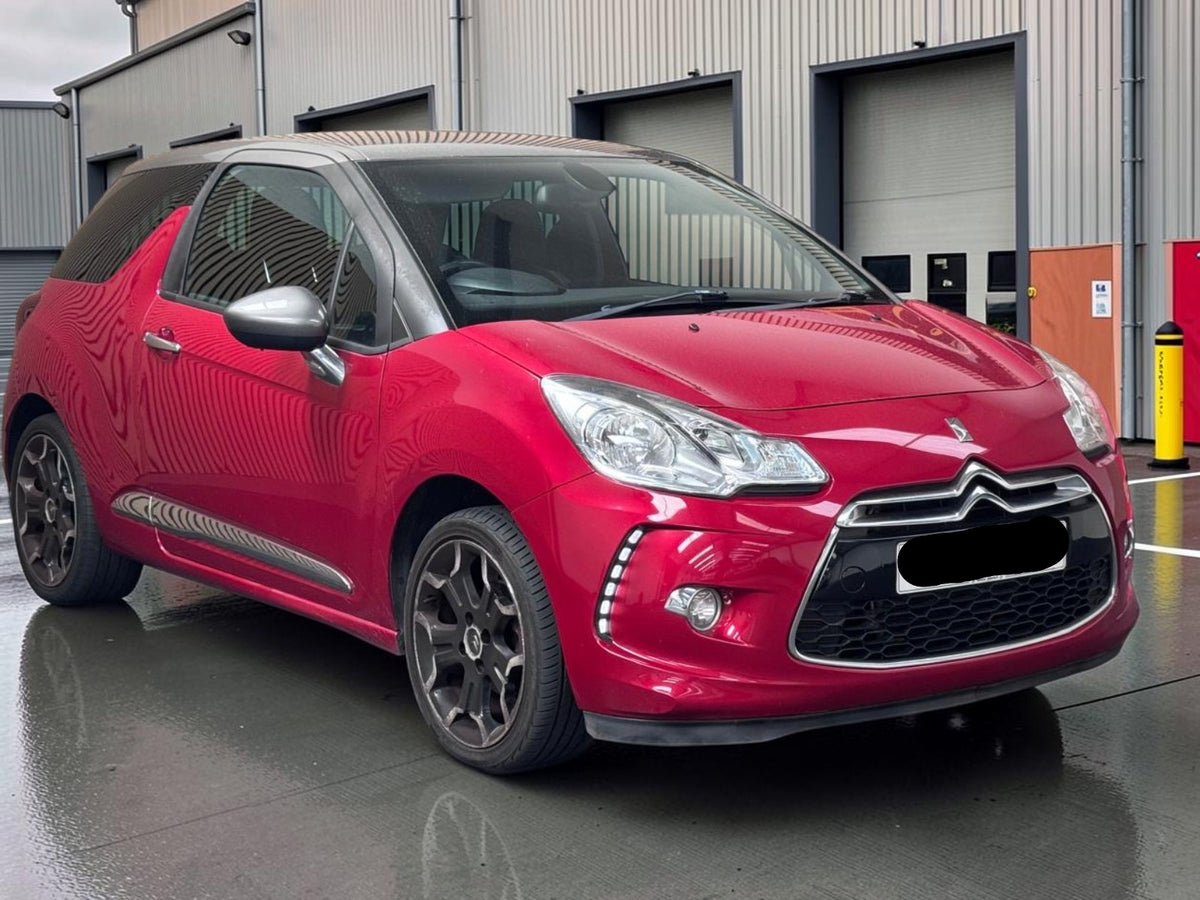*(ONLY 70K MILEAGE)** 2014 CITROEN DS3 DSTYLE + 1.6 PETROL MANUAL IN RED >--NO VAT ON HAMMER--<