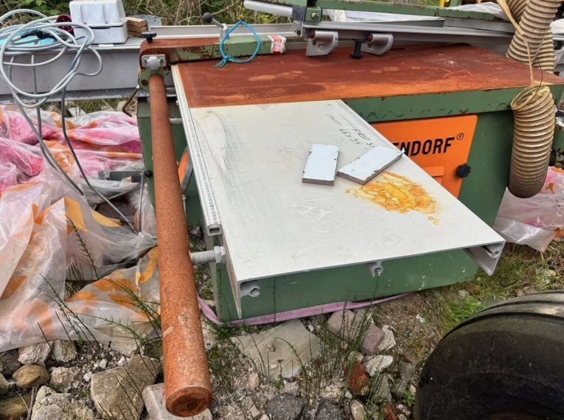 ALTENDORF SLIDING TABLE PANEL SAW WITH EXTRACTION – 3 PHASE