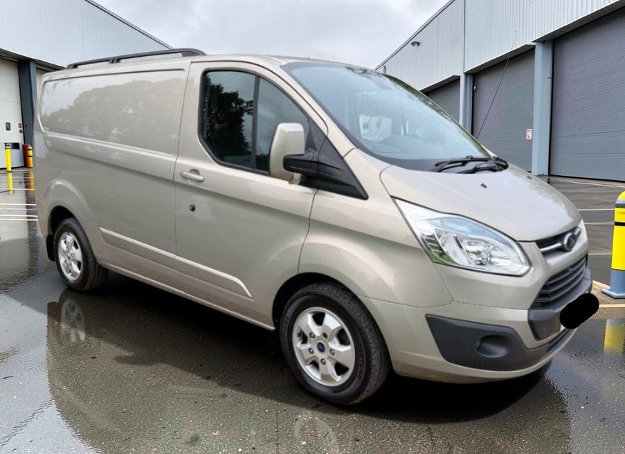 **(ONLY 99K MILEAGE)** 2015 FORD TRANSIT CUSTOM L1H1 270 LTD E-TECH 2198CC >>--NO VAT ON HAMMER--<<