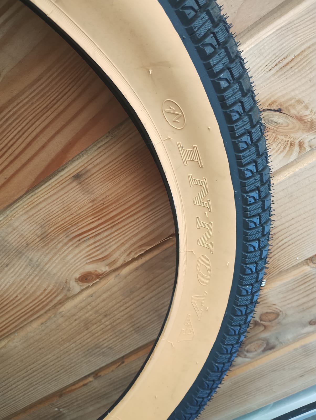 26" X 4" INNOVA HYBRID , TAN WALL 60 TPI 30PSI EBIKE RECOMMENDED (THICK TYRE ) -NEW