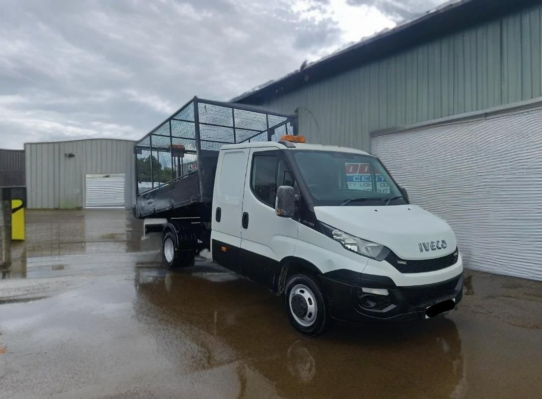 **(ONLY 76K MILEAGE)** 2016 IVECO DAILY 35C13 2.3 DIESEL MANUAL WHITE CHASSIS CAB 2287CC