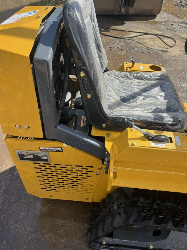 UNUSED BISONTEK BT360 SKIDSTEER LOADER TRACKED LOADER