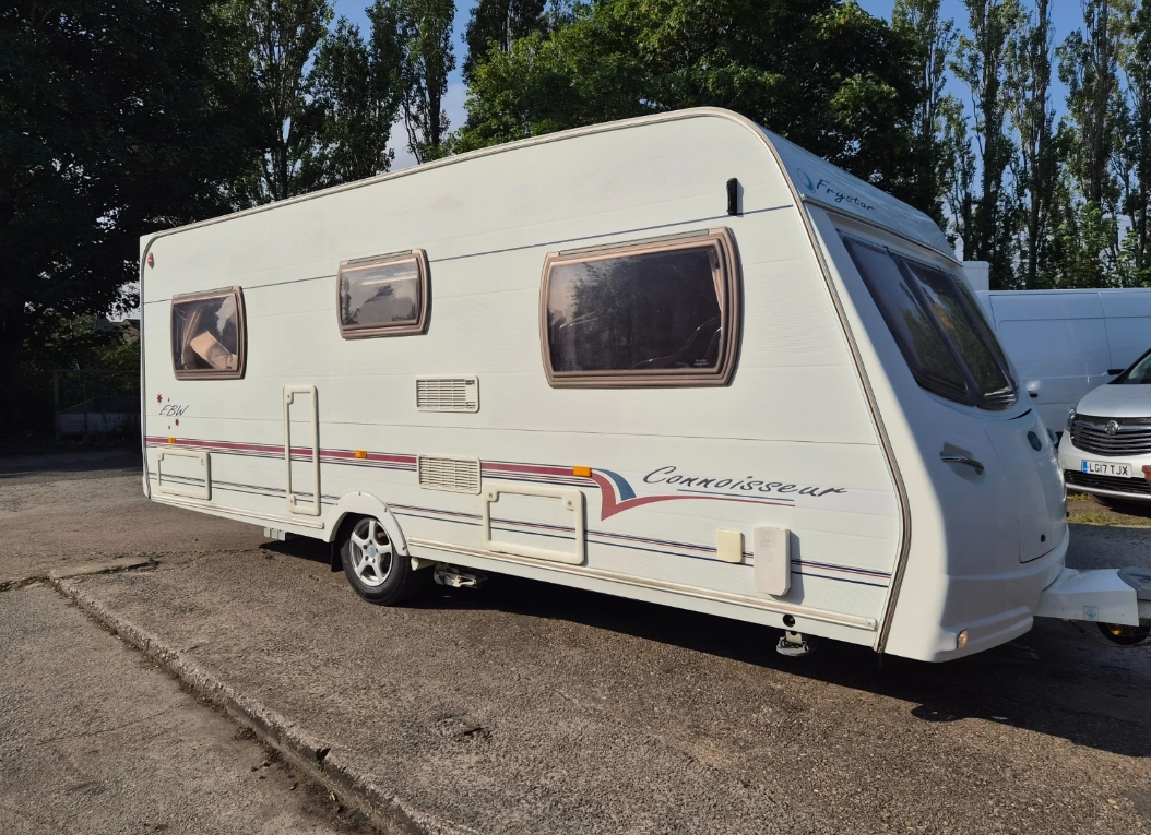 2007 LUNAR CONNOISSEUR FREESTAR EBW 4 BERTH CARAVAN >>--NO VAT ON HAMMER--<<