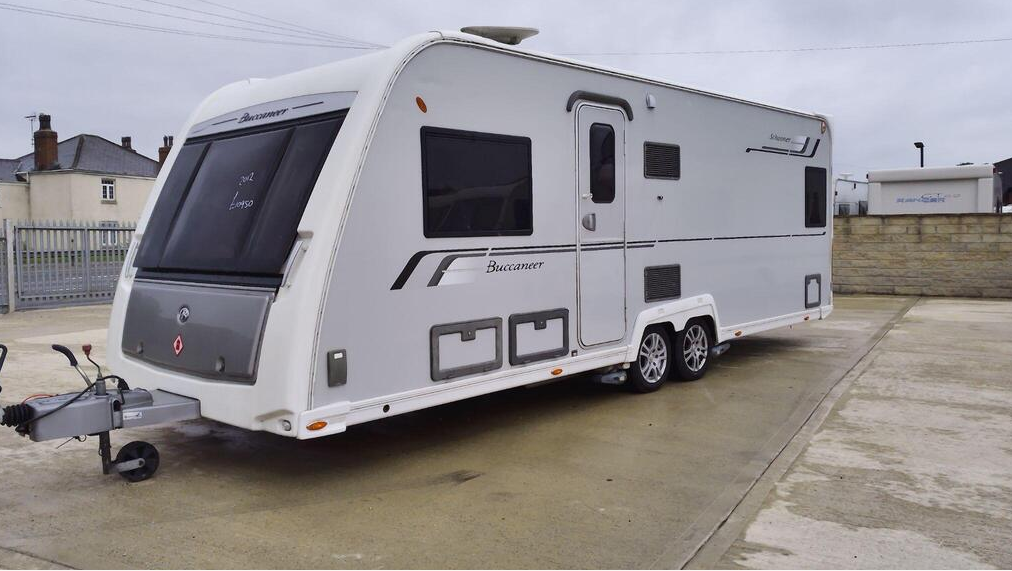 2012 BUCCANEER SCHOONER CARAVAN – FIXED BED | END WASHROOM >>--NO VAT ON HAMMER--<<
