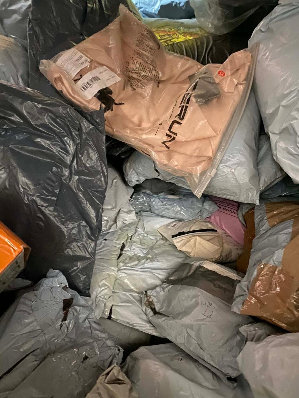JOB LOT PALLET OF UNDELIVERED AND CUSTOMER RETURN ITEMS – MOSTLY CLOTHING