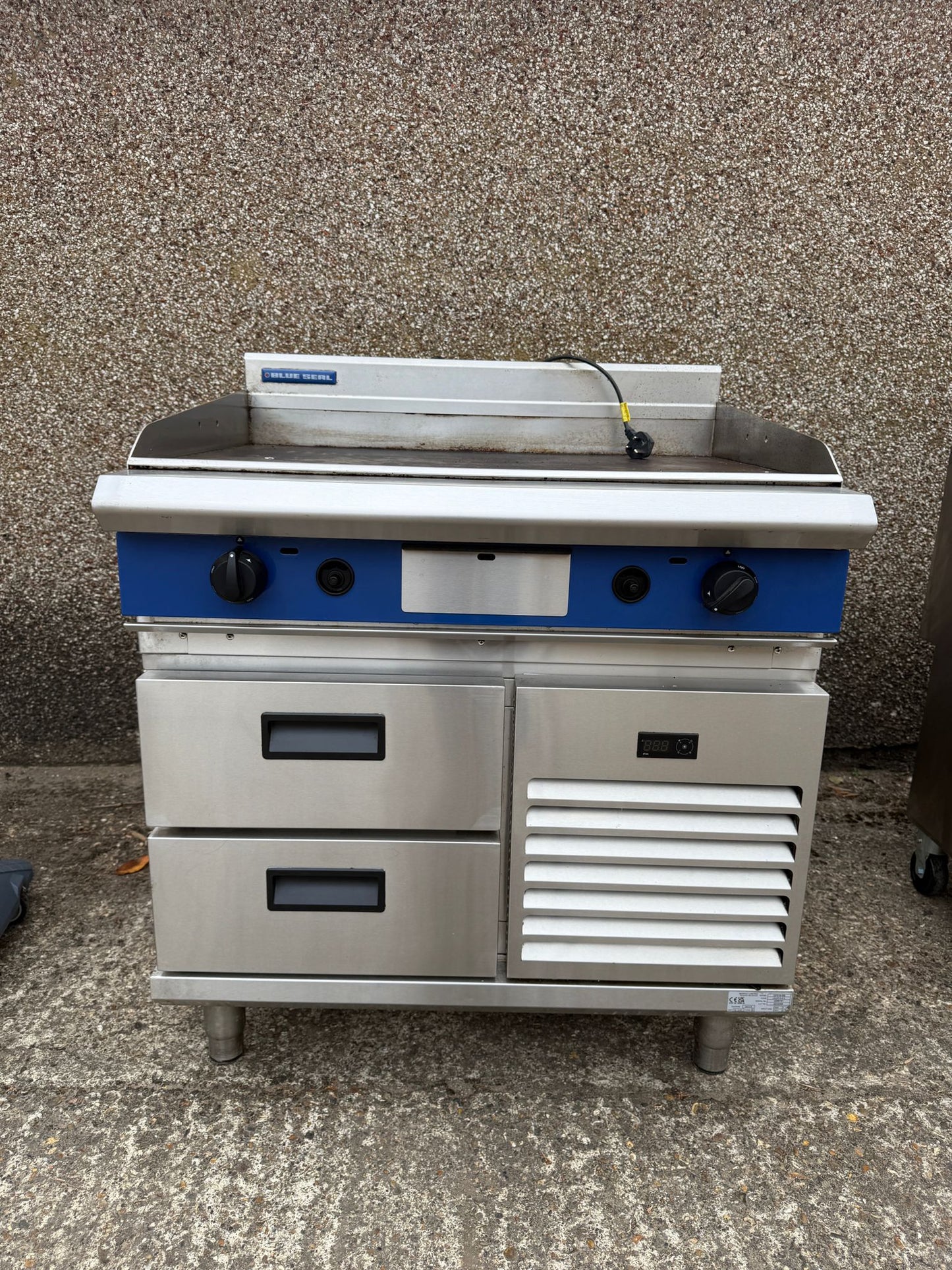 BLUE SEAL EVOLUTION SERIES GP516-RB - 900MM GAS GRIDDLE REFRIGERATED BASE