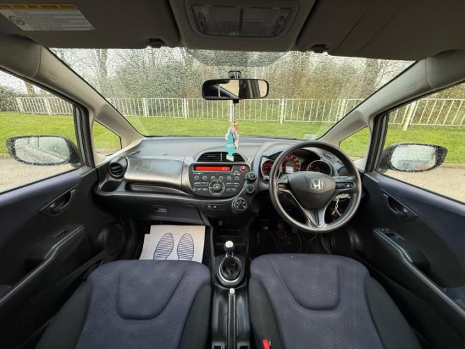 **(ONLY 107K MILEAGE)** 2011 HONDA JAZZ 1.2 I-VTEC S MANUAL PETROL >>--NO VAT ON HAMMER--<<