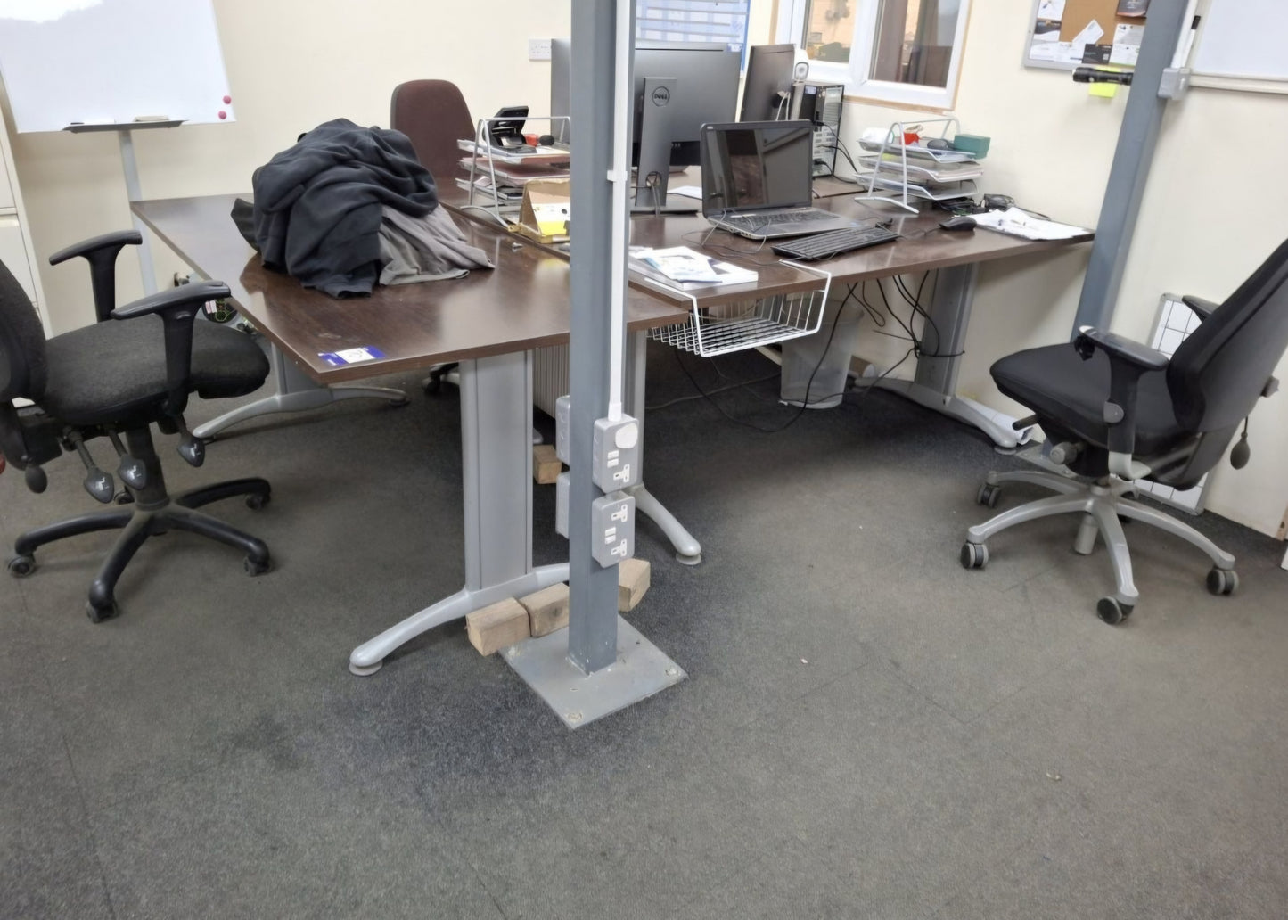 CONTENTS OF OFFICE 3X PALLETS DESKS FILLING CABINETS ECT