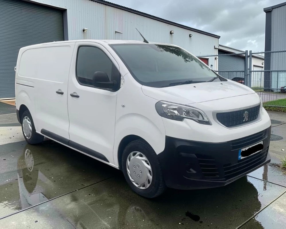 **(ONLY 69K MILEAGE)** 2017 PEUGEOT EXPERT PRO STANDARD BLUE HDI L1H1 1997CC DIESEL PANEL VAN