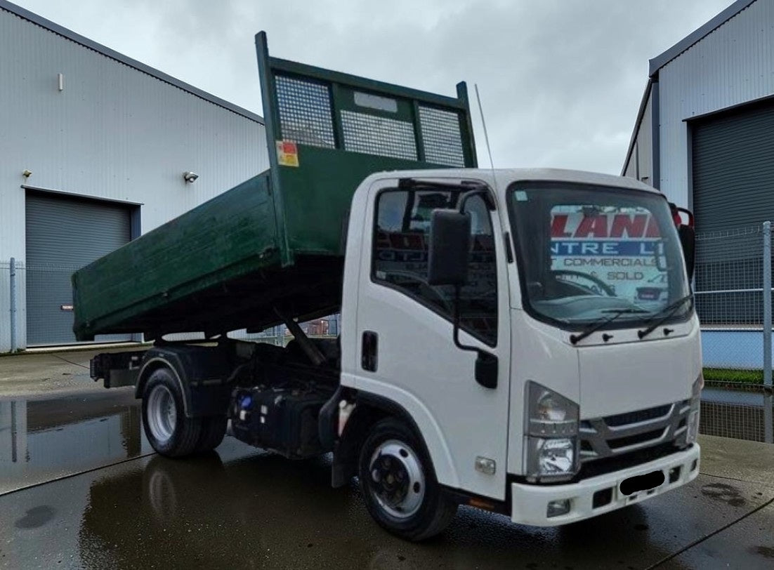 **(ONLY 86K MILEAGE)** 2021 ISUZU GRAFTER N35.125 1.9 DIESEL MANUAL CHASSIS CAB WHITE AND GREEN
