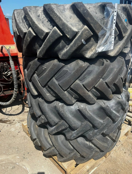 4X BKT 15.5/80-24 IMPLEMENT TYRES – SET OF 4