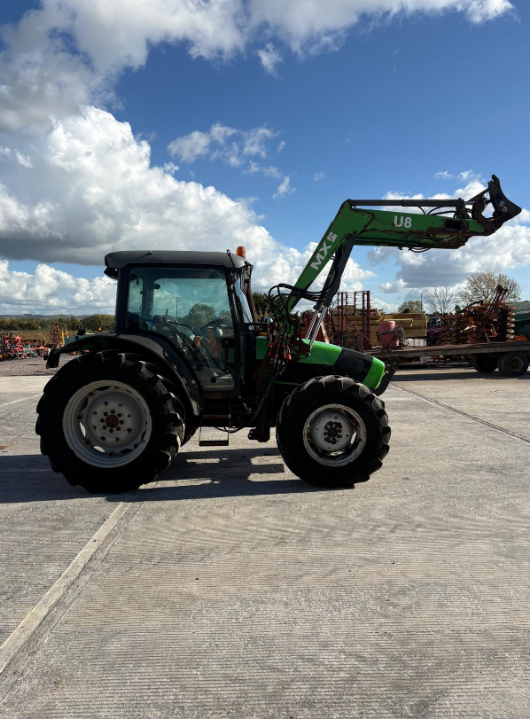 DEUTZ-FAHR AGROFARM 420 TRACTOR WITH LOADER
