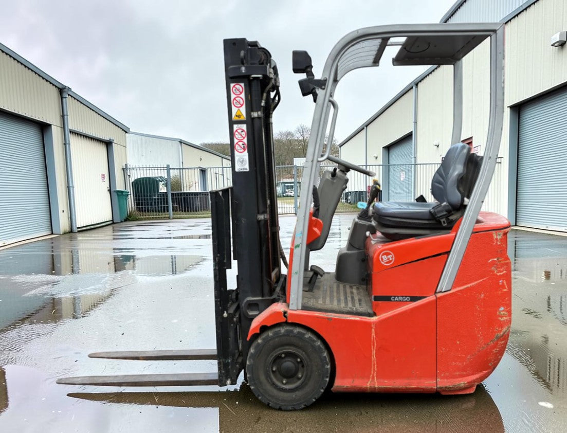 **(INCLUDES CHARGER)** 2006 BT C3E100R FORKLIFT