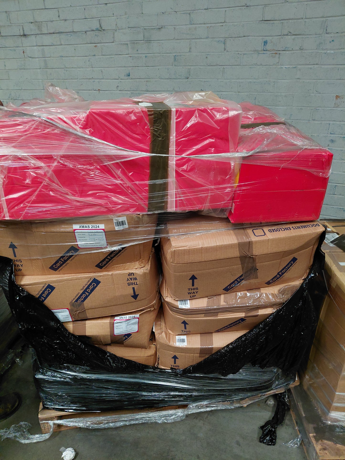PALLET OF CHRISTMAS STOCK NEW SHOP STOCK