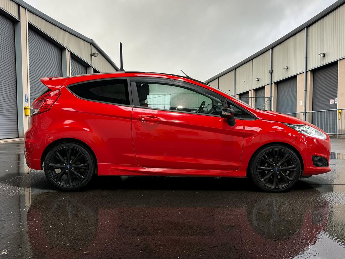 **(ONLY K MILEAGE)** 2015 FORD FIESTA ZETEC S RED EDITION 1.0T ECOBOOST >>--NO VAT ON HAMMER--<<