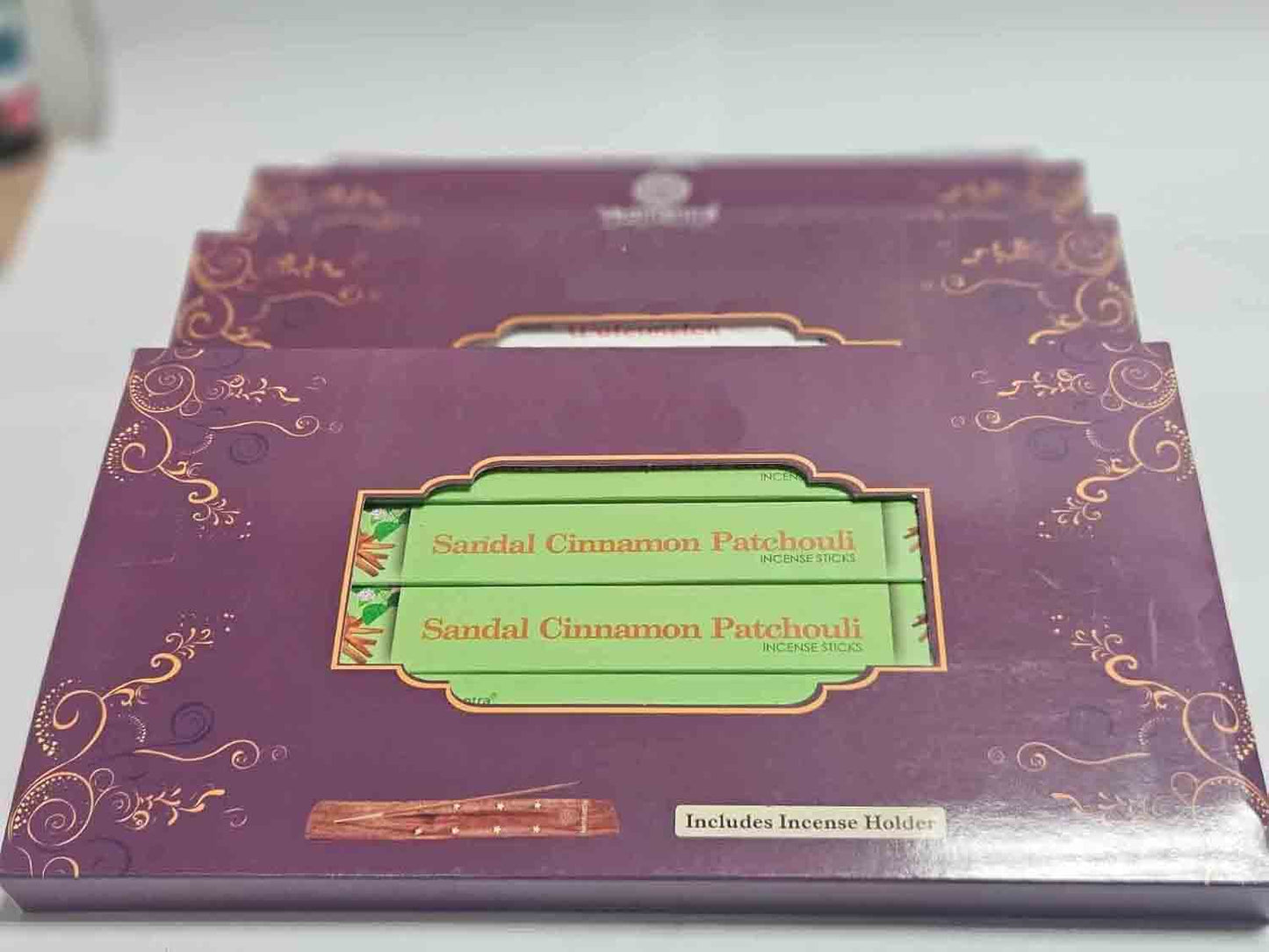 INCENSE MULTIPACK GIFT SET WITH DECORATIVE WOODEN HOLDER.