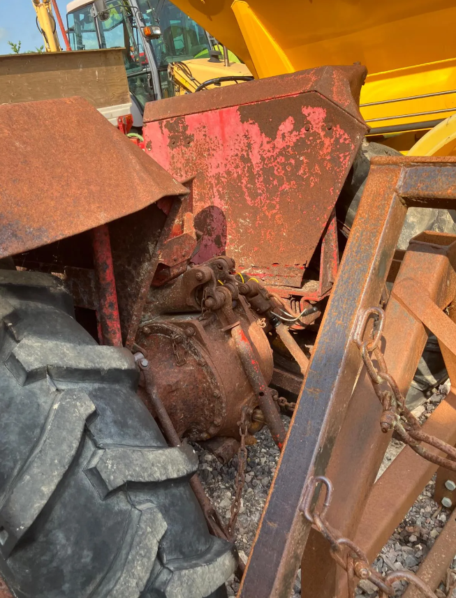 MASSEY FERGUSON 35 TRACTOR