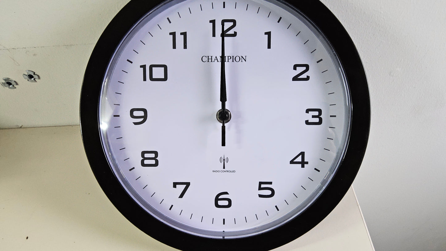 10PC WALL CLOCK CHAMPION RADIO CONTROL